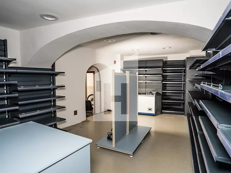 Immagine 7 di Attività commerciale in affitto  a Appiano Sulla Strada Del Vino .Eppan An Der.