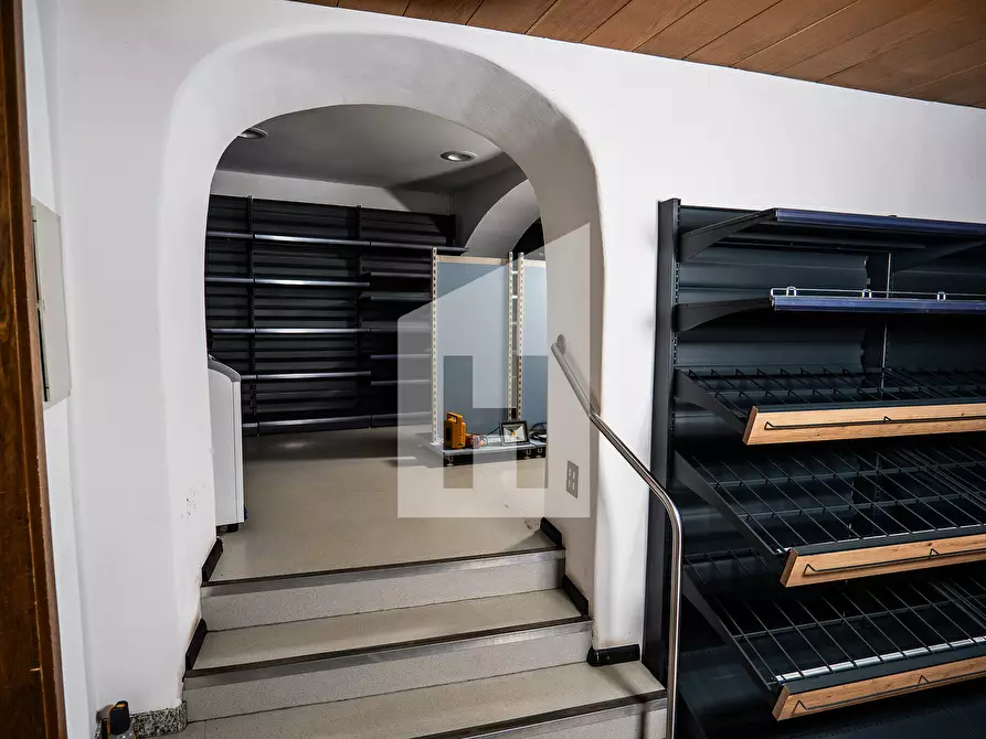 Immagine 5 di Attività commerciale in affitto  a Appiano Sulla Strada Del Vino .Eppan An Der.