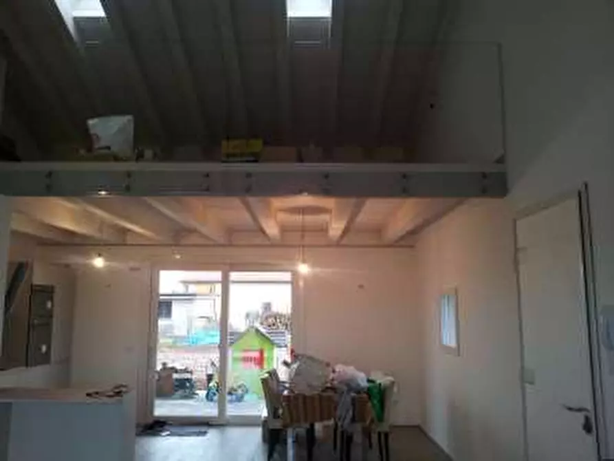 Immagine 5 di Villa in vendita  a Prata Di Pordenone