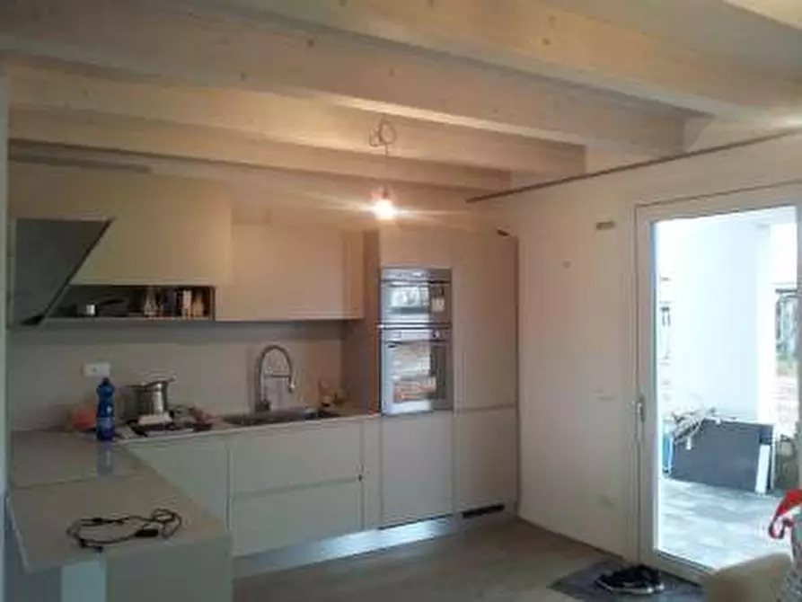 Immagine 6 di Villa in vendita  a Prata Di Pordenone