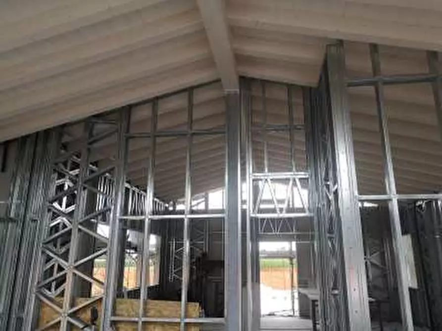 Immagine 8 di Villa in vendita  a Prata Di Pordenone