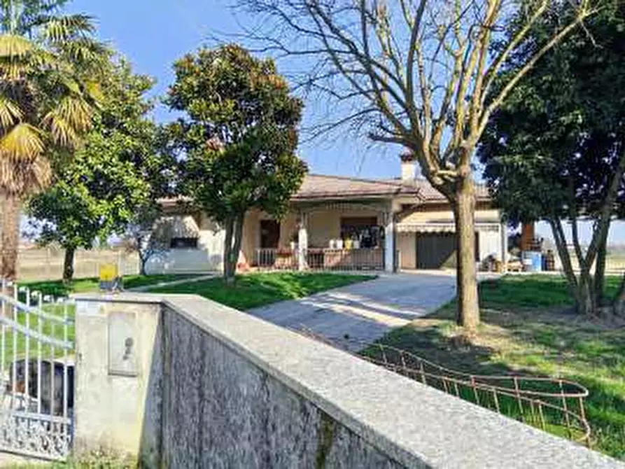 Immagine 1 di Villa in vendita  a Brugnera