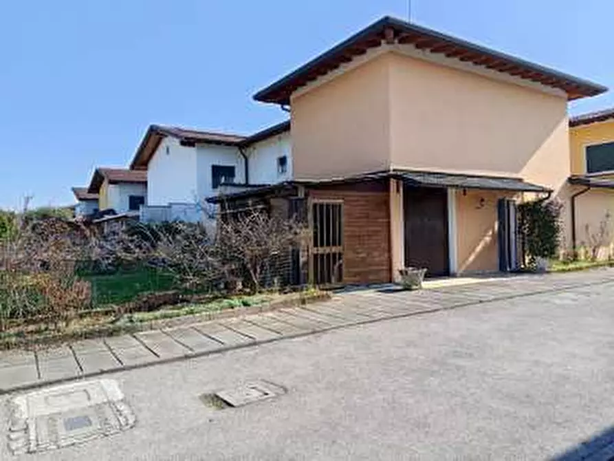 Immagine 1 di Casa trifamiliare in vendita  a Brugnera