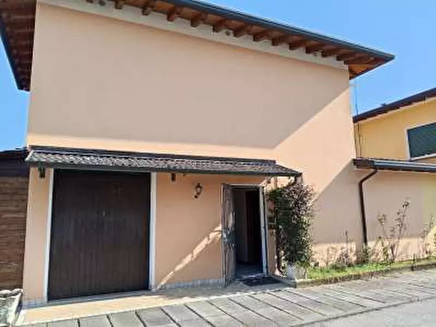 Immagine 3 di Casa trifamiliare in vendita  a Brugnera