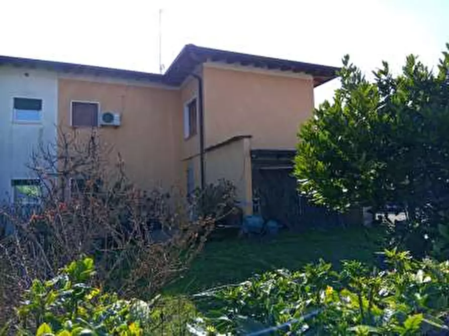 Immagine 4 di Casa trifamiliare in vendita  a Brugnera
