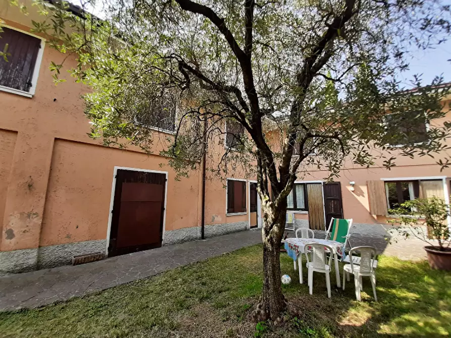 Immagine 2 di Villa in vendita  in Via Cantarane a Manerba Del Garda