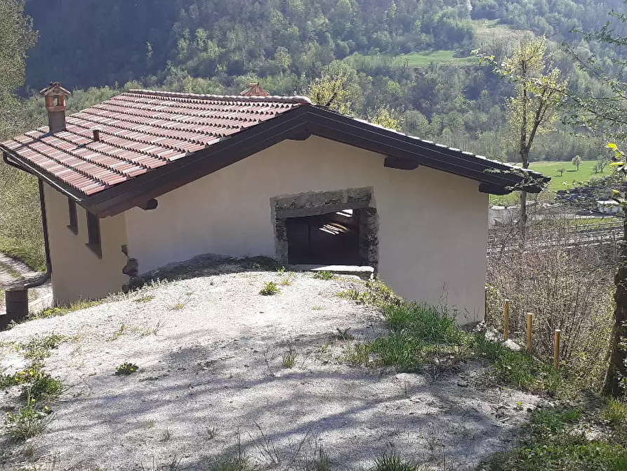 Immagine 7 di Rustico / casale in vendita  in Via Strada Statale a Lavenone