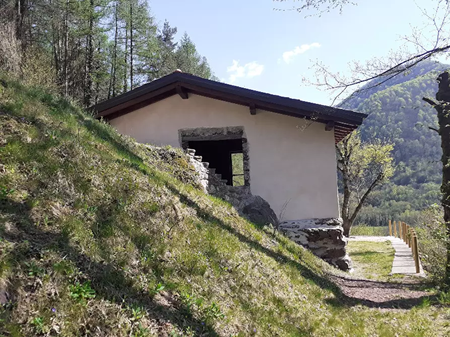 Immagine 6 di Rustico / casale in vendita  in Via Strada Statale a Lavenone