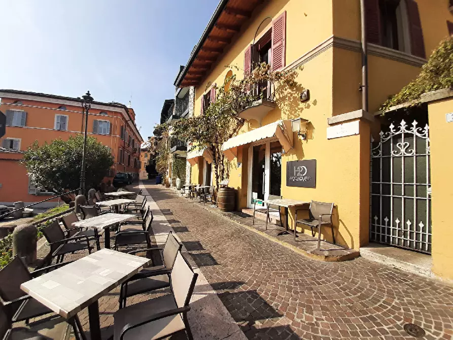 Immagine 5 di Attività commerciale in vendita  in Via Zanardelli a Gardone Riviera