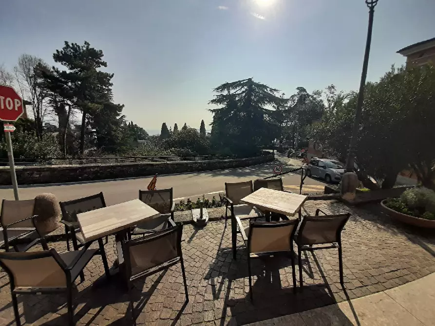 Immagine 12 di Attività commerciale in vendita  in Via Zanardelli a Gardone Riviera