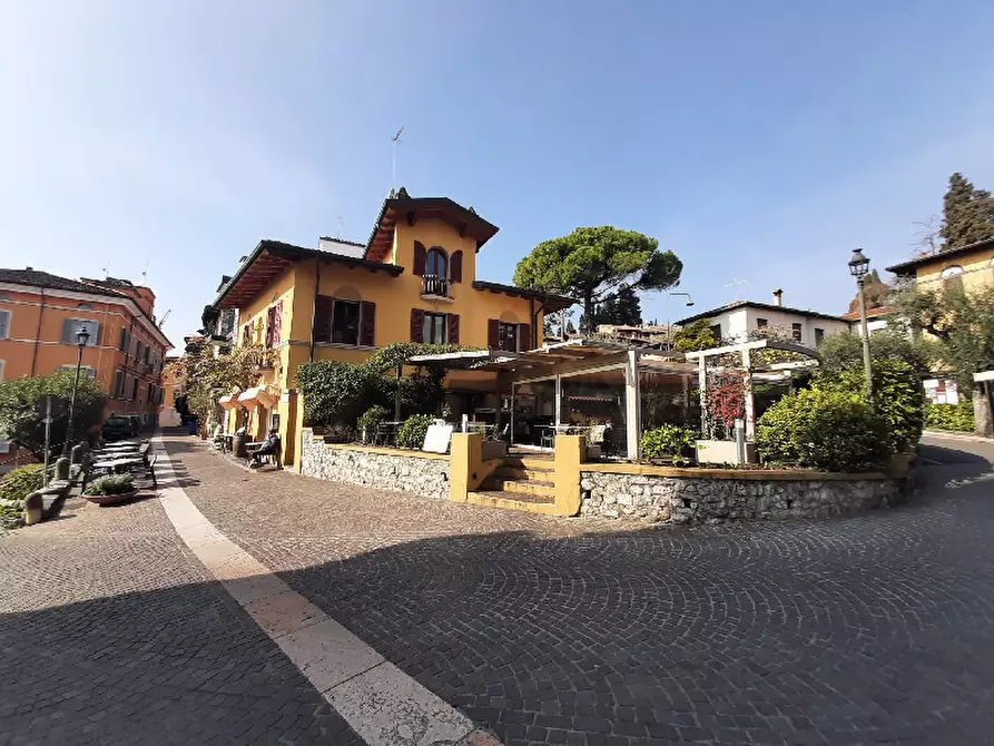 Immagine 2 di Attività commerciale in vendita  in Via Zanardelli a Gardone Riviera