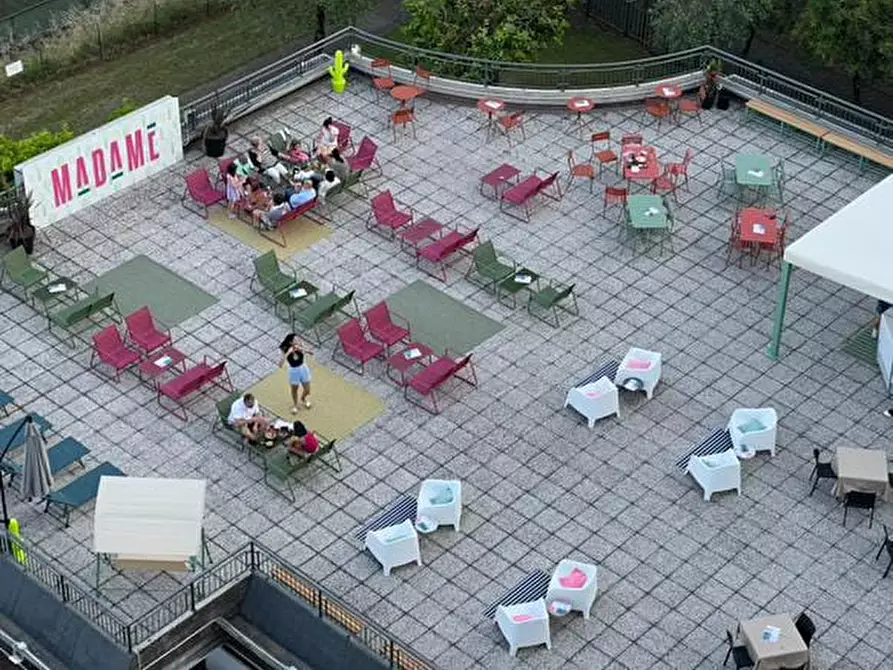 Immagine 17 di Attività commerciale in vendita  in Via Roma a Gardone Riviera