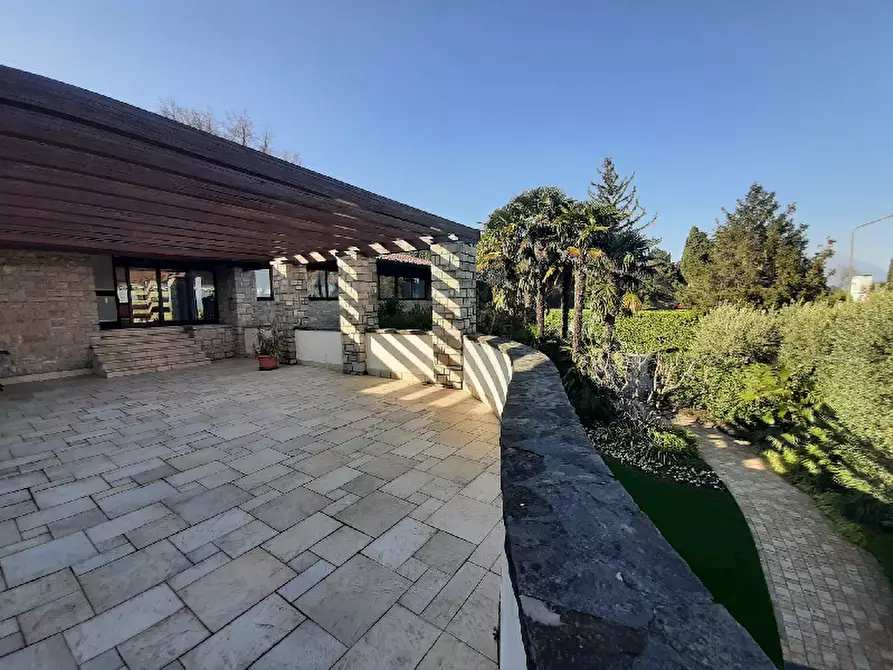 Immagine 18 di Locale commerciale in vendita  in Via ciucani a Soiano Del Lago