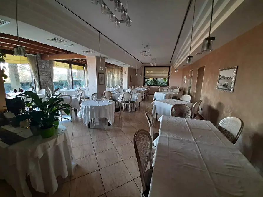 Immagine 12 di Locale commerciale in vendita  in Via ciucani a Soiano Del Lago