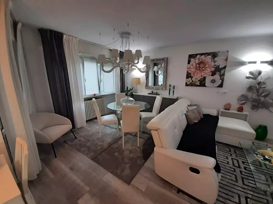 Immagine 11 di Appartamento in vendita  in Via Portizzolo a Gardone Riviera