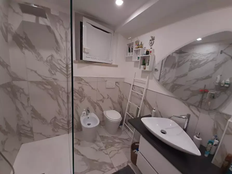 Immagine 18 di Appartamento in vendita  in Via Portizzolo a Gardone Riviera