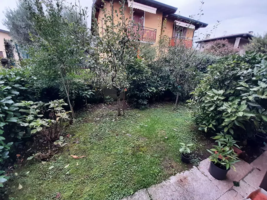 Immagine 10 di Villetta a schiera in vendita  in Via primo maggio a Manerba Del Garda