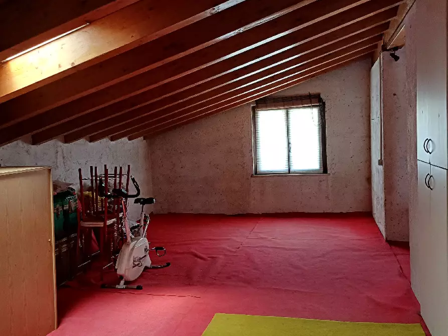 Immagine 15 di Villa in vendita  in Via Canossi a Rezzato