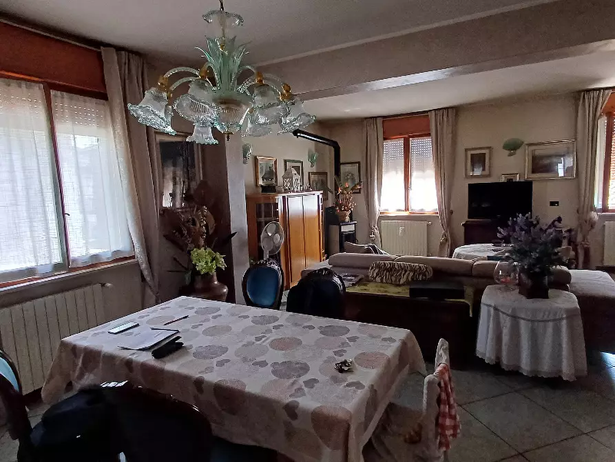 Immagine 19 di Villa in vendita  in Via Canossi a Rezzato