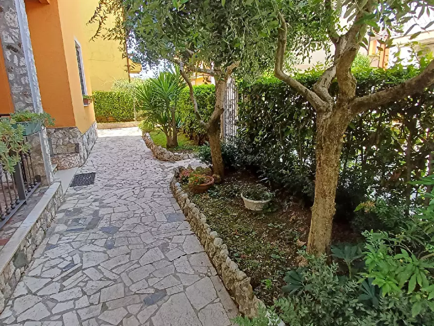 Immagine 5 di Villa in vendita  in Via Canossi a Rezzato