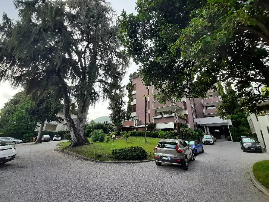 Immagine 19 di Appartamento in affitto  in Via Cornella a Gardone Riviera