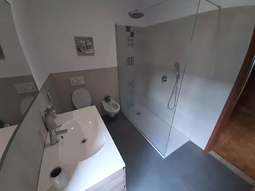 Immagine 12 di Appartamento in affitto  in Via Cornella a Gardone Riviera