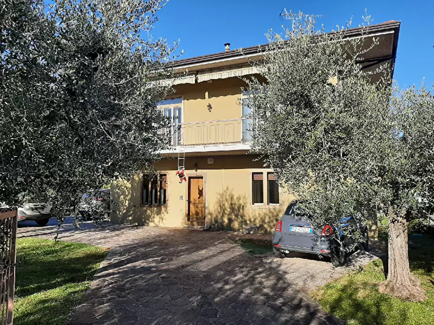 Immagine 3 di Villa in vendita  in Via Serraglie a Puegnago Sul Garda