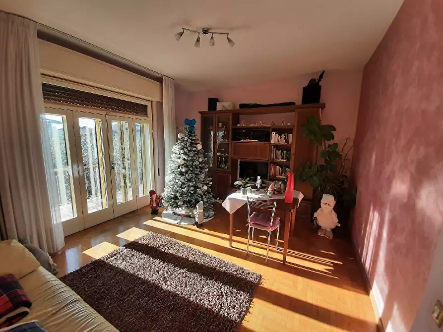 Immagine 9 di Villa in vendita  in Via Serraglie a Puegnago Sul Garda