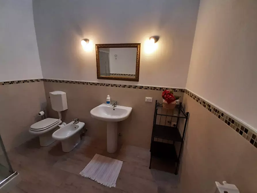 Immagine 13 di Appartamento in vendita  in Piazzale Caduti a Padenghe Sul Garda