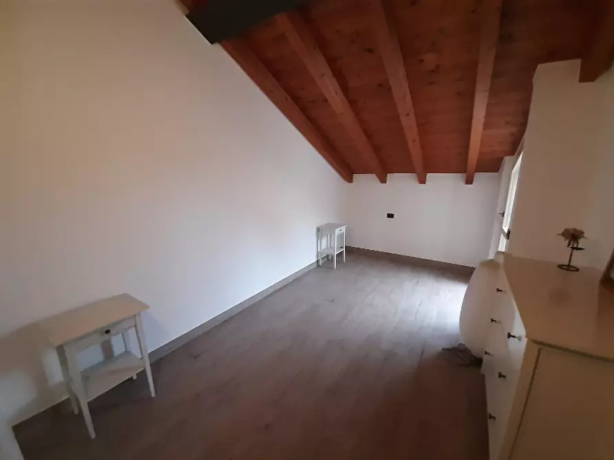 Immagine 15 di Appartamento in vendita  in Piazzale Caduti a Padenghe Sul Garda