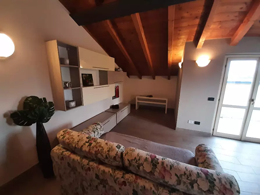 Immagine 8 di Appartamento in vendita  in Piazzale Caduti a Padenghe Sul Garda