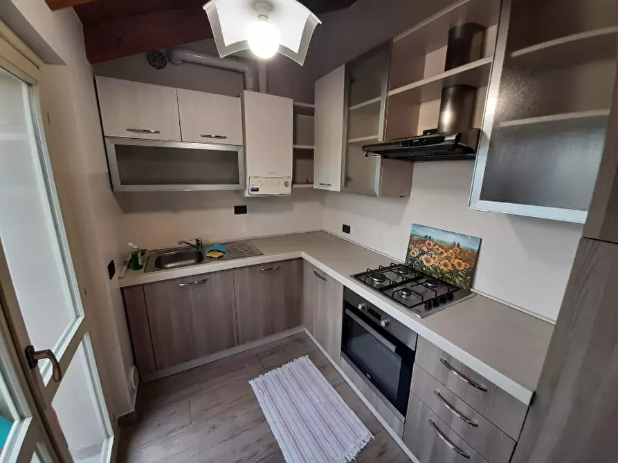 Immagine 11 di Appartamento in vendita  in Piazzale Caduti a Padenghe Sul Garda