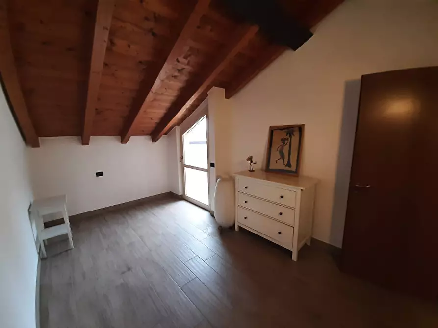 Immagine 17 di Appartamento in vendita  in Piazzale Caduti a Padenghe Sul Garda