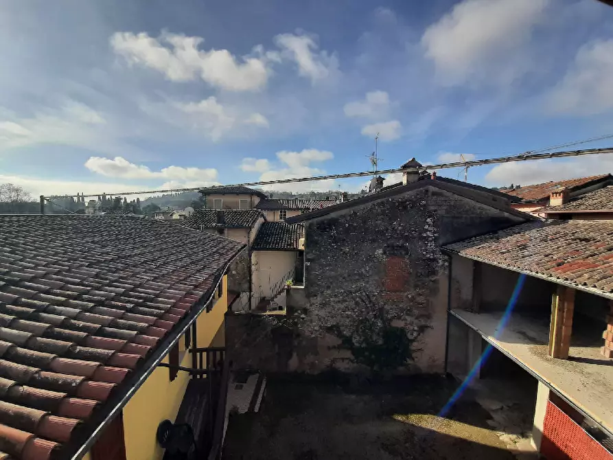 Immagine 3 di Appartamento in vendita  in Via Garibaldi, 43 a San Felice Del Benaco