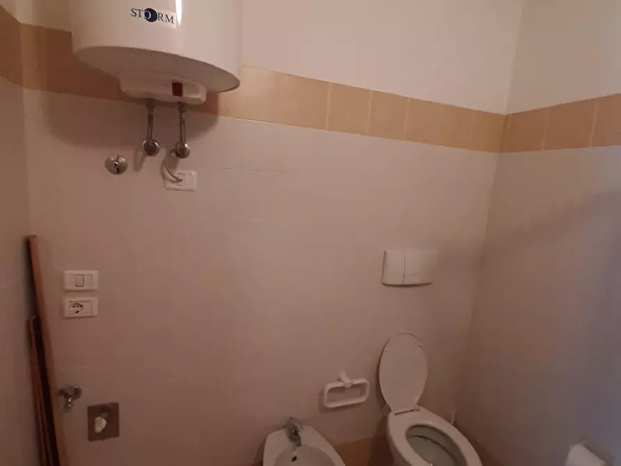 Immagine 13 di Ufficio in vendita  in Via case sparse serraglie, 65 a Manerba Del Garda