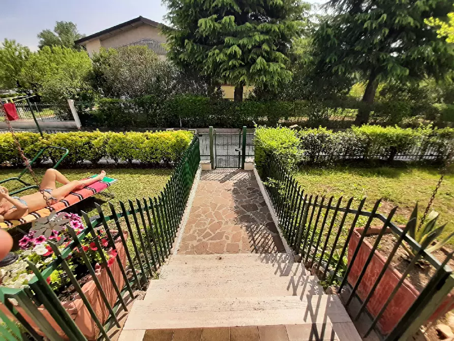 Immagine 2 di Appartamento in vendita  in Via Case Sparse Serraglie 123 a Manerba Del Garda