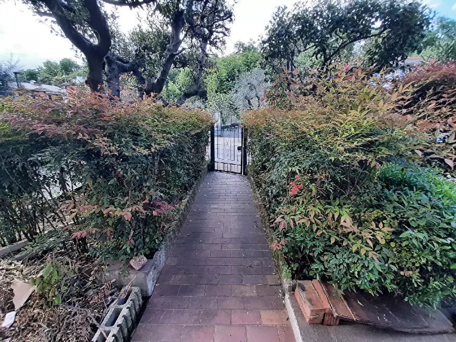 Immagine 1 di Appartamento in vendita  in Via dei gradoni a Salò