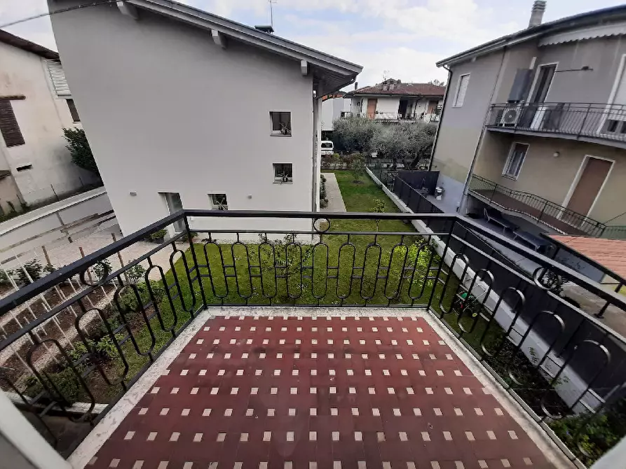 Immagine 8 di Appartamento in vendita  in Via dei gradoni a Salò