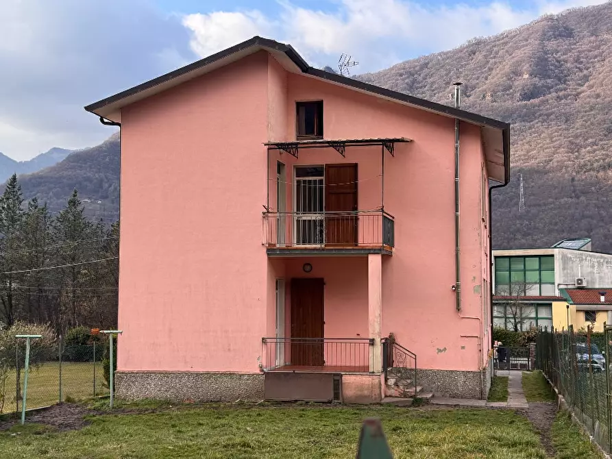Immagine 3 di Villa in vendita  in Via Provinciale, 10 a Idro