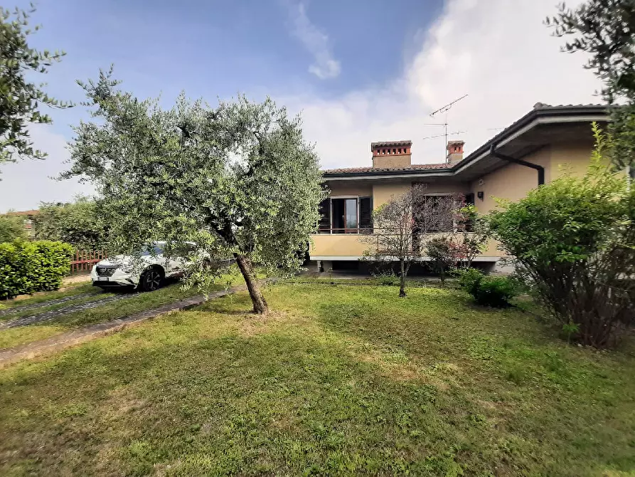 Immagine 1 di Casa bifamiliare in vendita  in Via Benaco a Puegnago Sul Garda