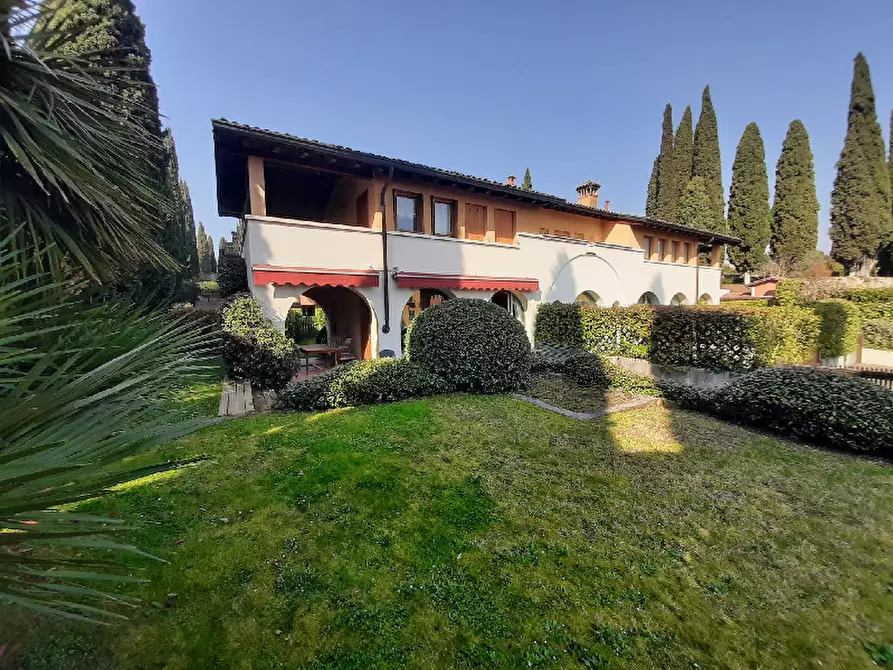 Immagine 2 di Villetta a schiera in vendita  in Via posteghe a Polpenazze Del Garda