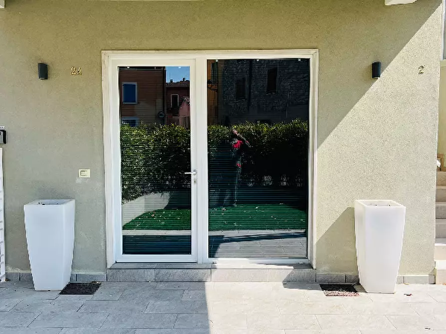Immagine 18 di Ufficio in affitto  in Via Martiri della Patria a San Felice Del Benaco