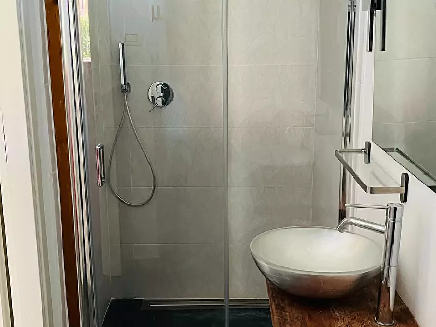 Immagine 13 di Ufficio in affitto  in Via Martiri della Patria a San Felice Del Benaco