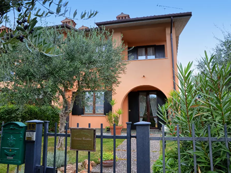 Immagine 2 di Villetta a schiera in vendita  in Via Atleti azzurri d'italia a Puegnago Sul Garda