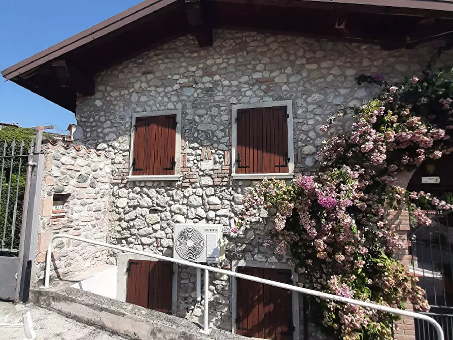 Immagine 19 di Appartamento in vendita  in Via Montesuello a Polpenazze Del Garda