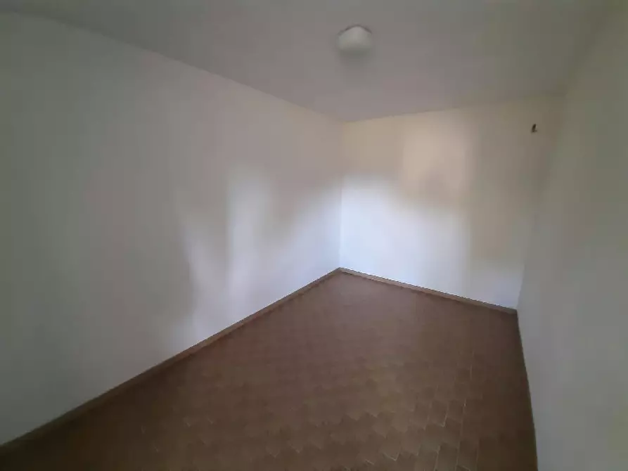 Immagine 17 di Appartamento in vendita  in Via Marconi a Roè Volciano