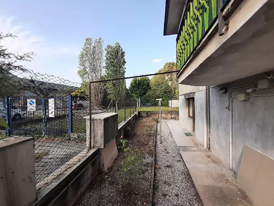 Immagine 2 di Appartamento in vendita  in Via Marconi a Roè Volciano
