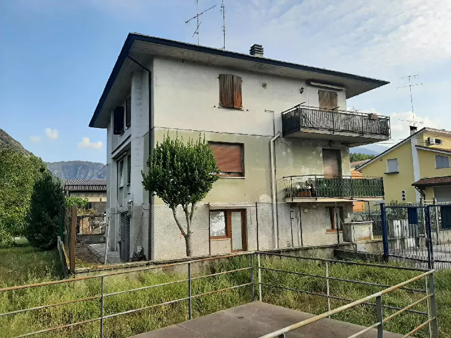 Immagine 1 di Appartamento in vendita  in Via Marconi a Roè Volciano