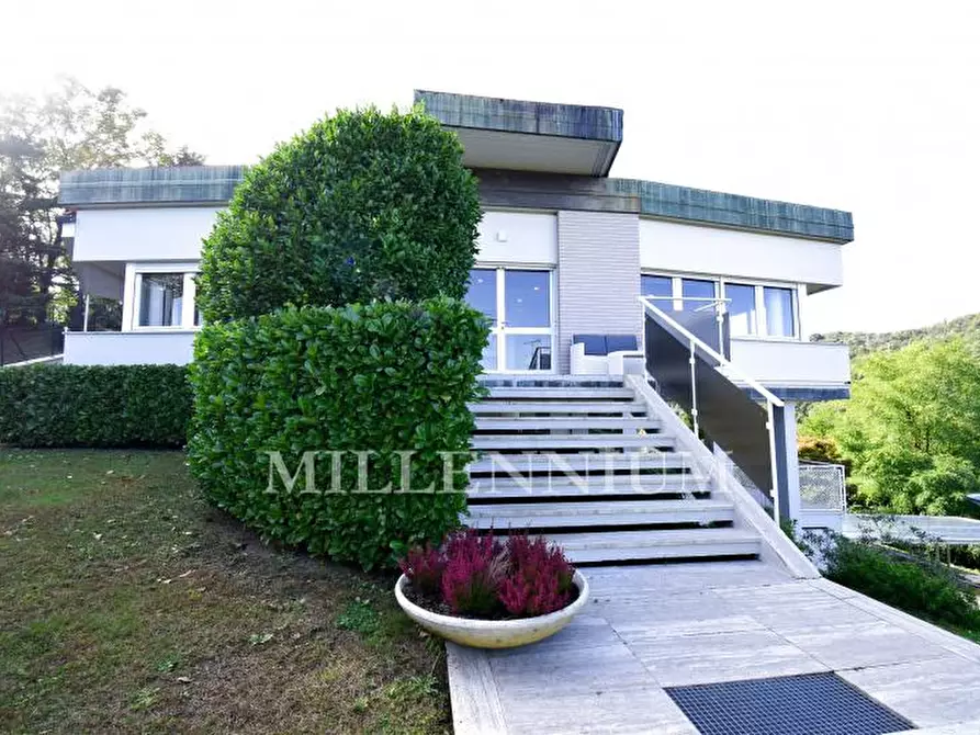 Immagine 10 di Villa in vendita  in VIA VERBANO 1 a Arona
