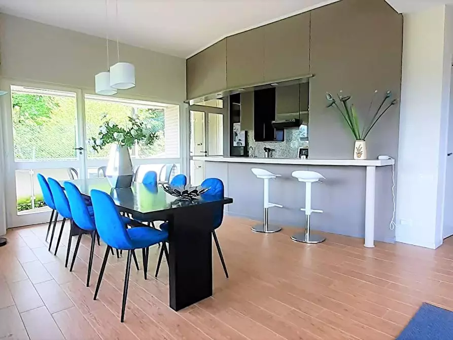 Immagine 4 di Villa in vendita  in VIA VERBANO 1 a Arona